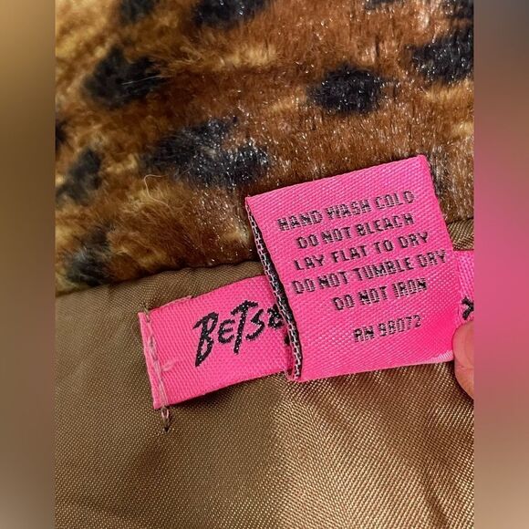 Betsey Johnson Faux Fur Leopard Cheetah Vest M - Picture 6 of 7